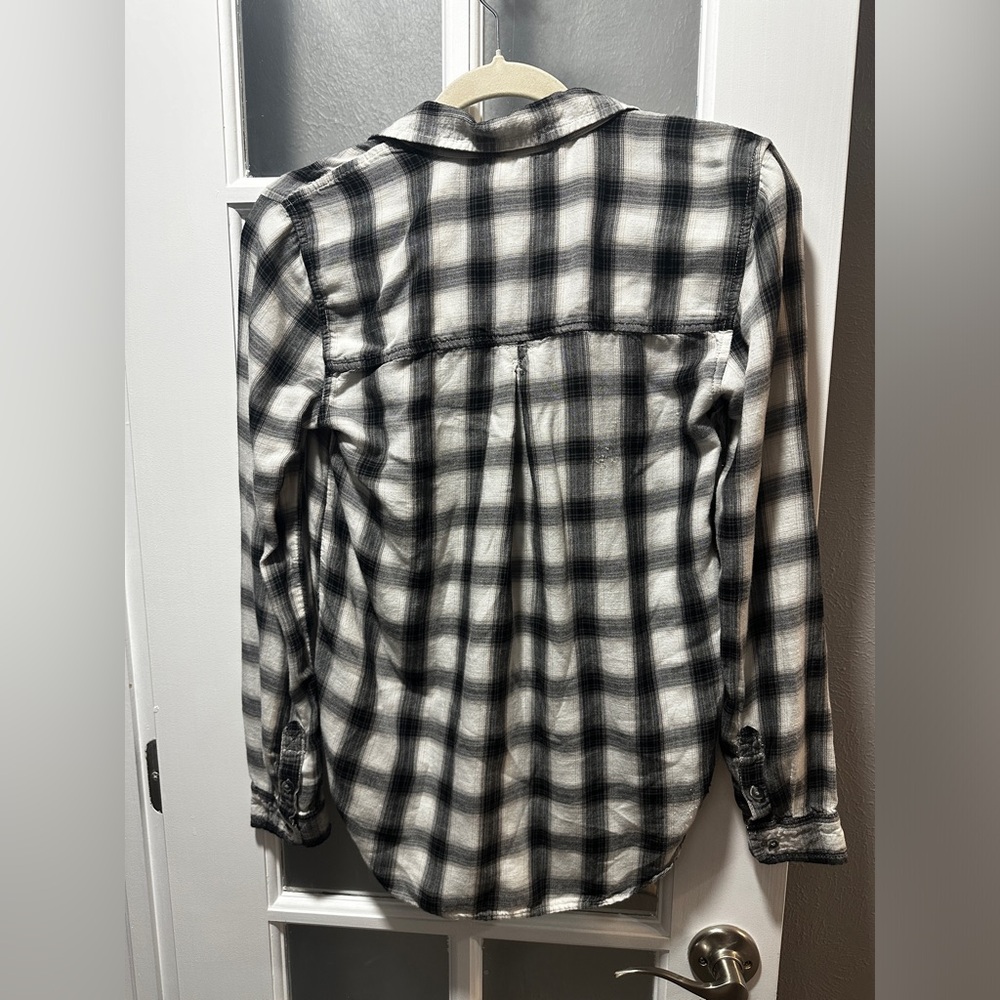 American Eagle Black and White Boyfriend Fit Flannel - Picture 7 of 7